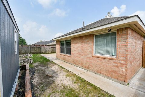 Single Family Residence in Houston TX 12402 Brentleywood Lane 31.jpg