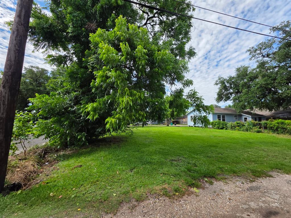 300 Neal Street, Baytown, Texas image 6