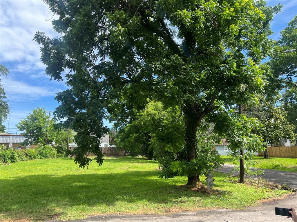 300 Neal Street, Baytown, Texas image 4