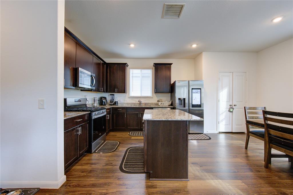 5826 Finely Run Street, Spring, Texas image 10