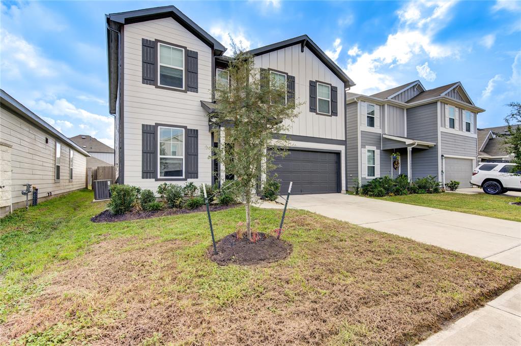 5826 Finely Run Street, Spring, Texas image 2
