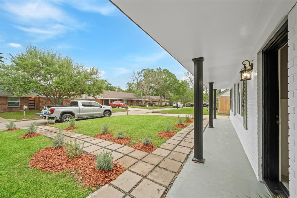 1206 Timber Lane, Friendswood, Texas image 5