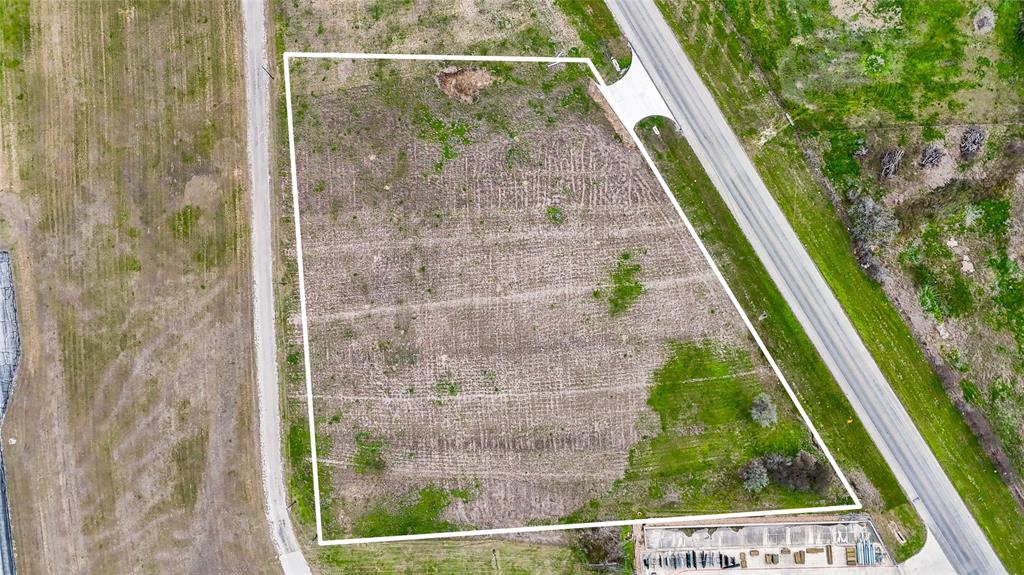 2700 Us-183, Gonzales, Texas image 24