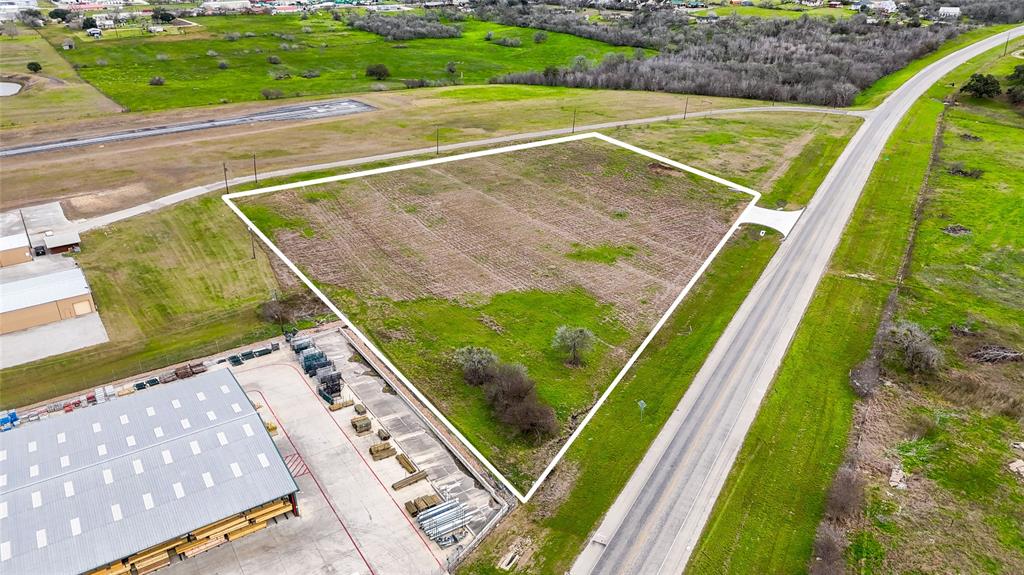2700 Us-183, Gonzales, Texas image 19