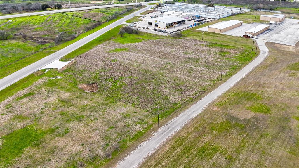2700 Us-183, Gonzales, Texas image 11