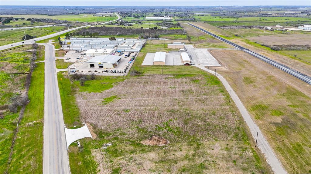 2700 Us-183, Gonzales, Texas image 13