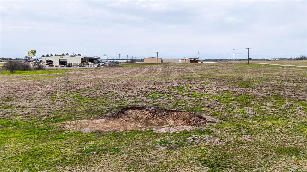 2700 Us-183, Gonzales, Texas image 31