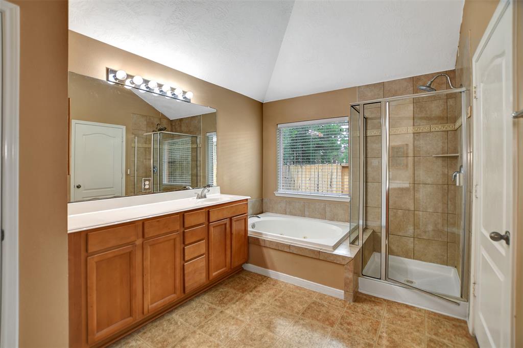 18722 Cluster Oaks Drive, Magnolia, Texas image 30
