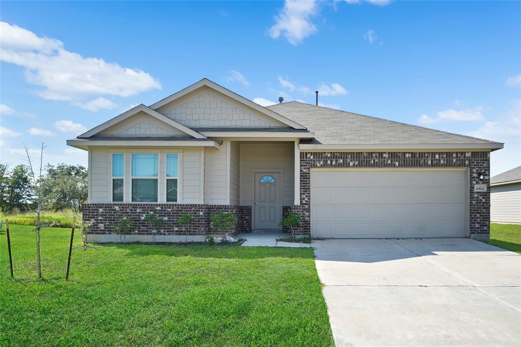 6502 Blimp Base Boulevard, Hitchcock, Texas image 1