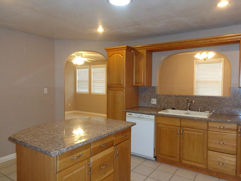 5753 Pinehurst Drive, Montgomery, Texas image 2