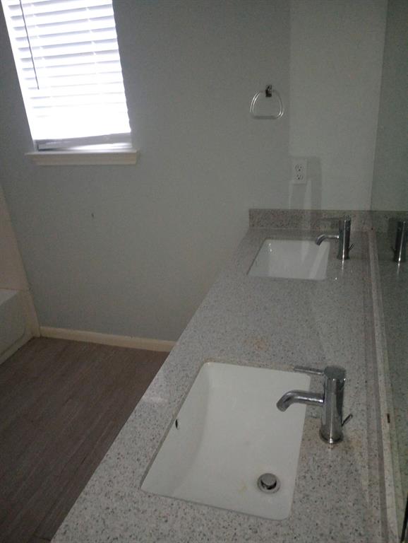 193 Oak River Drive, Cedar Creek, Texas image 4