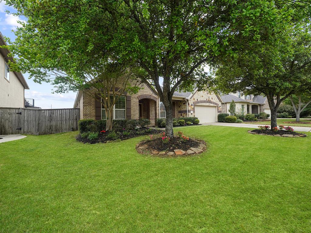 3722 Walker Falls Lane, Fulshear, Texas image 2