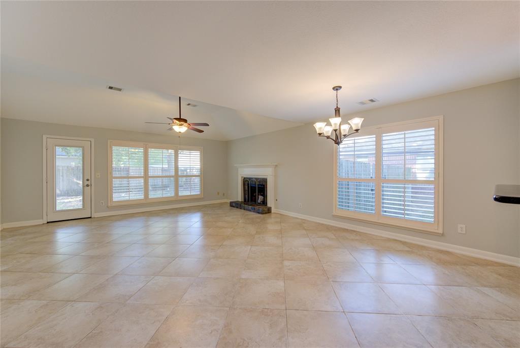 135 N Dreamweaver Circle, The Woodlands, Texas image 12
