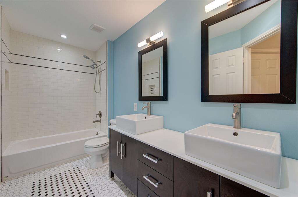 135 N Dreamweaver Circle, The Woodlands, Texas image 28