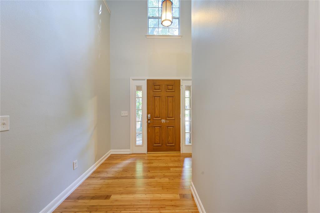 135 N Dreamweaver Circle, The Woodlands, Texas image 3