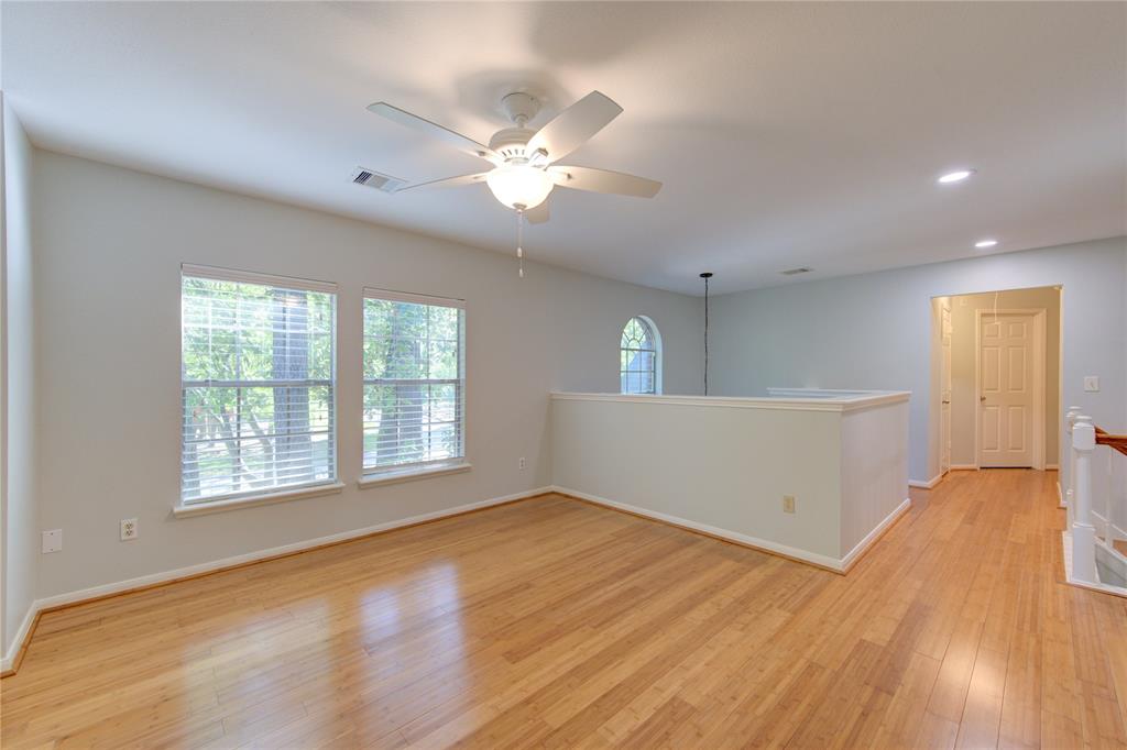 135 N Dreamweaver Circle, The Woodlands, Texas image 22