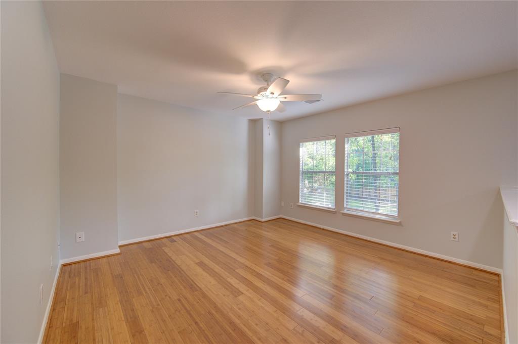 135 N Dreamweaver Circle, The Woodlands, Texas image 24
