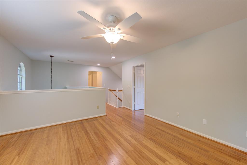135 N Dreamweaver Circle, The Woodlands, Texas image 23