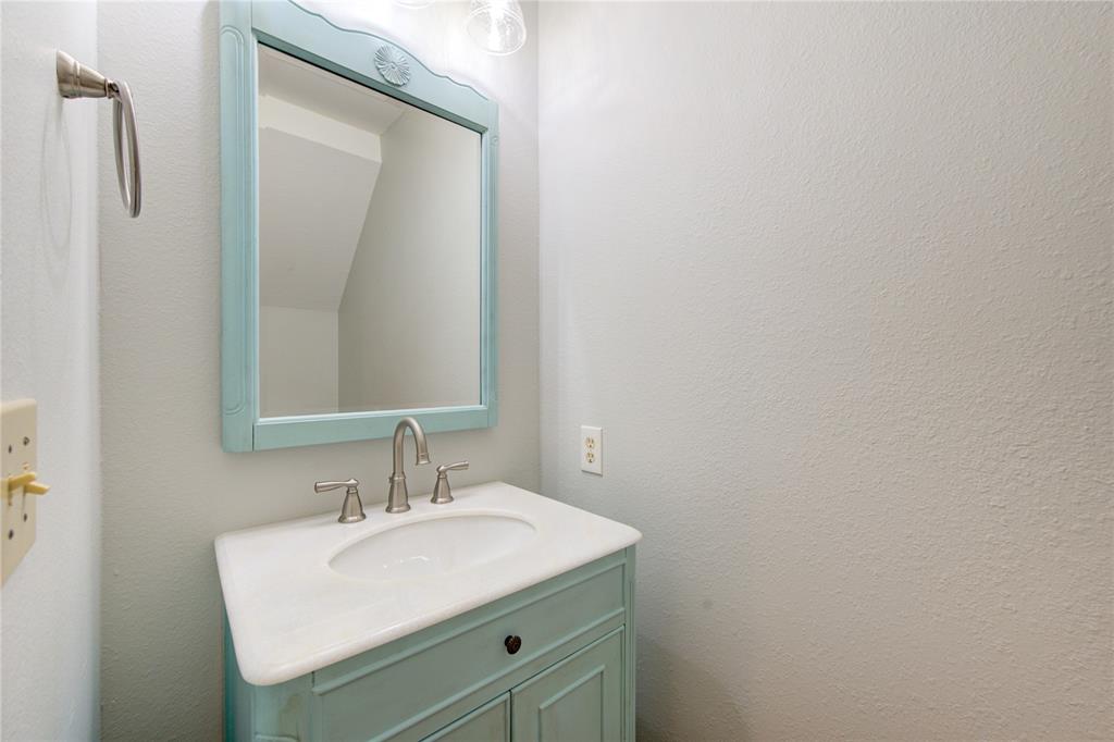 135 N Dreamweaver Circle, The Woodlands, Texas image 5