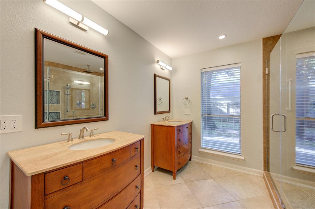 135 N Dreamweaver Circle, The Woodlands, Texas image 21