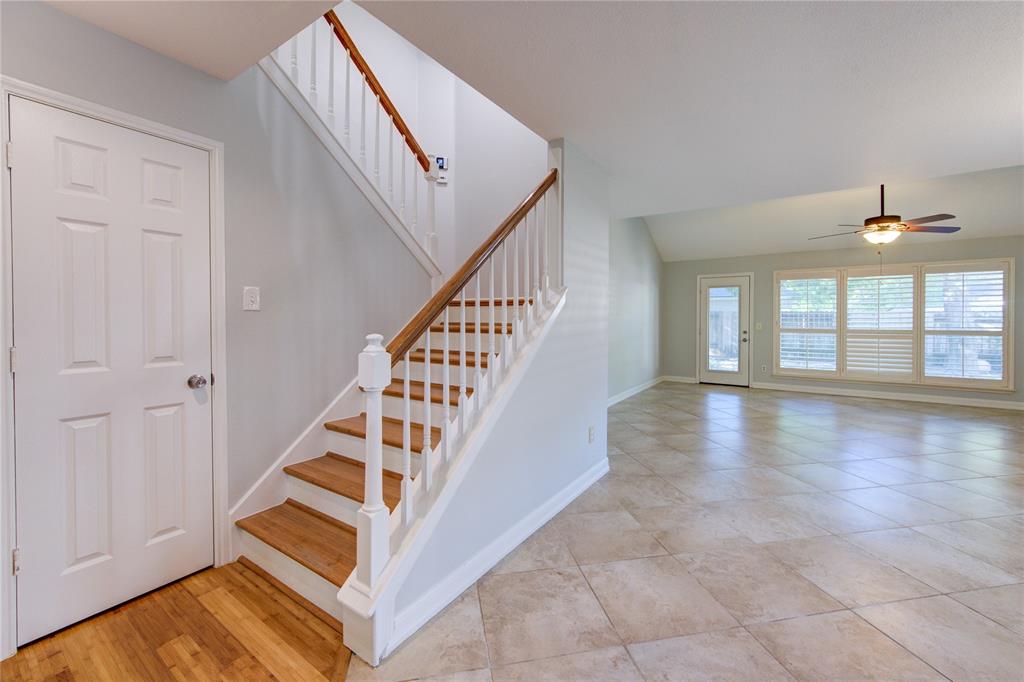 135 N Dreamweaver Circle, The Woodlands, Texas image 4