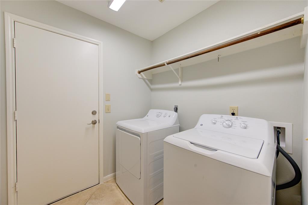 135 N Dreamweaver Circle, The Woodlands, Texas image 15