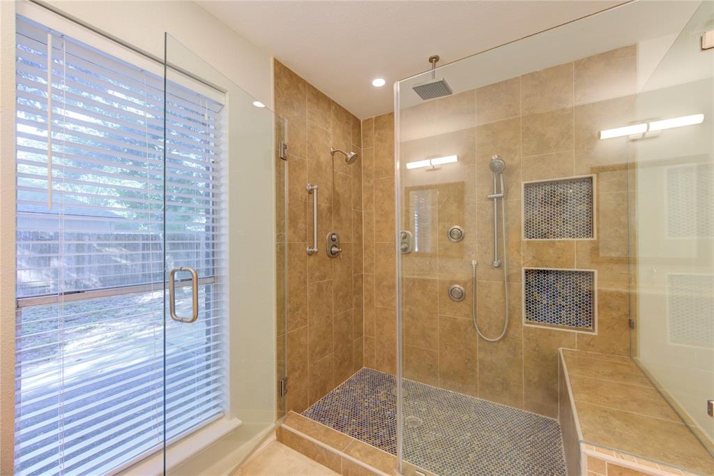 135 N Dreamweaver Circle, The Woodlands, Texas image 20