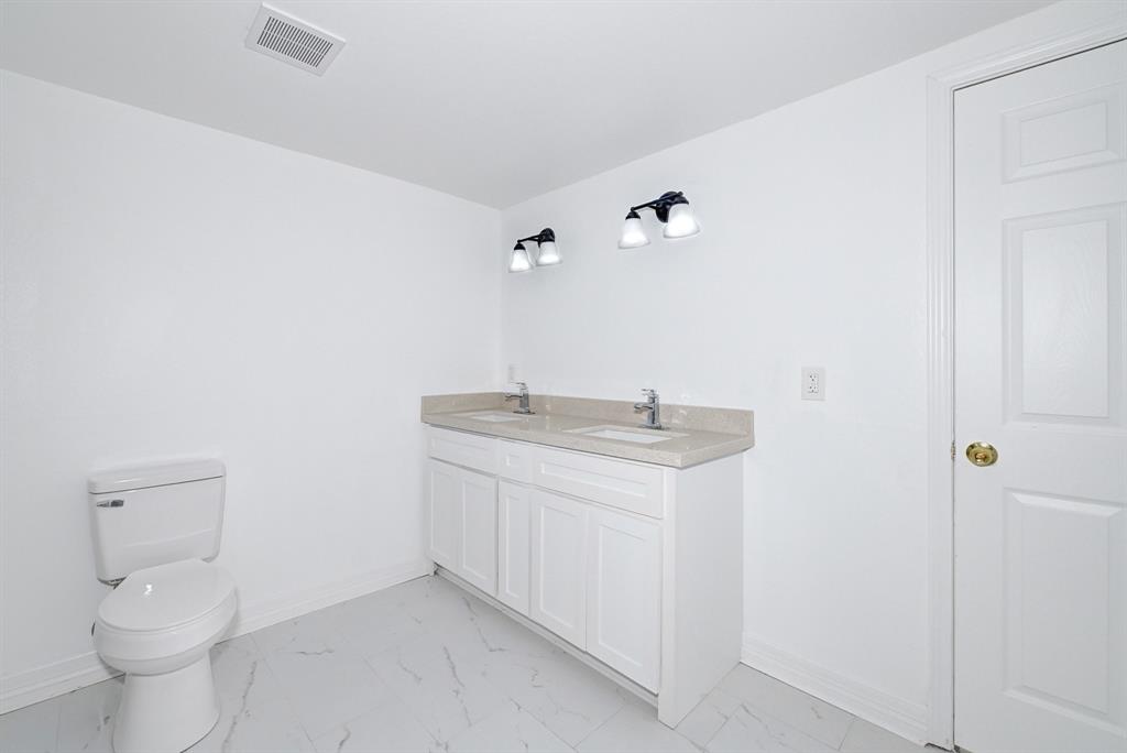 2114 Lone Star Street, Galveston, Texas image 11