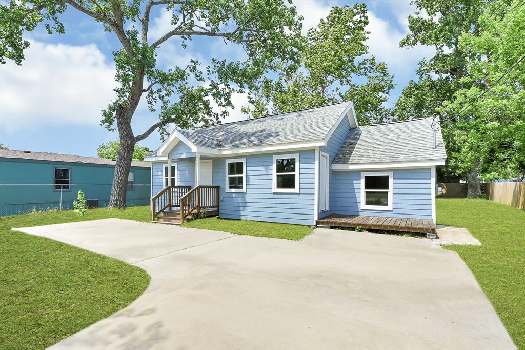2114 Lone Star Street, Galveston, Texas image 2