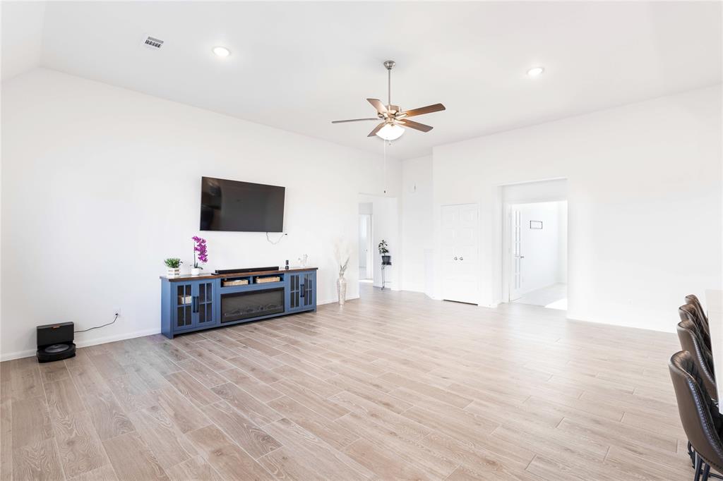 7111 Hillside Avenue, Baytown, Texas image 12