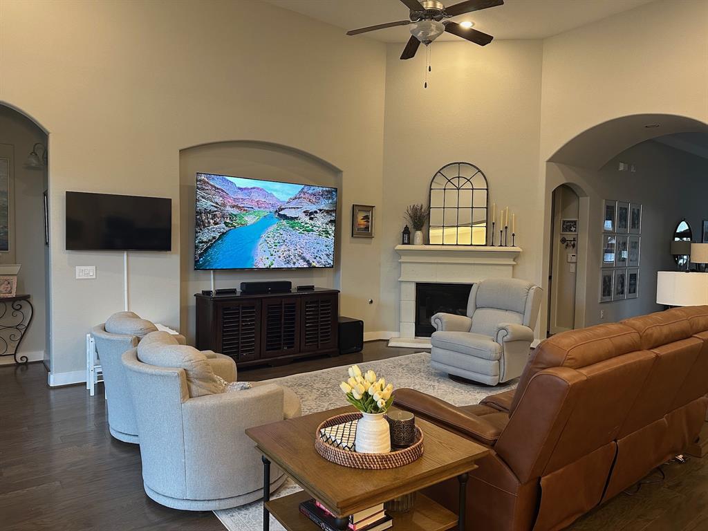 property-search 2 11910 Peonia Lane