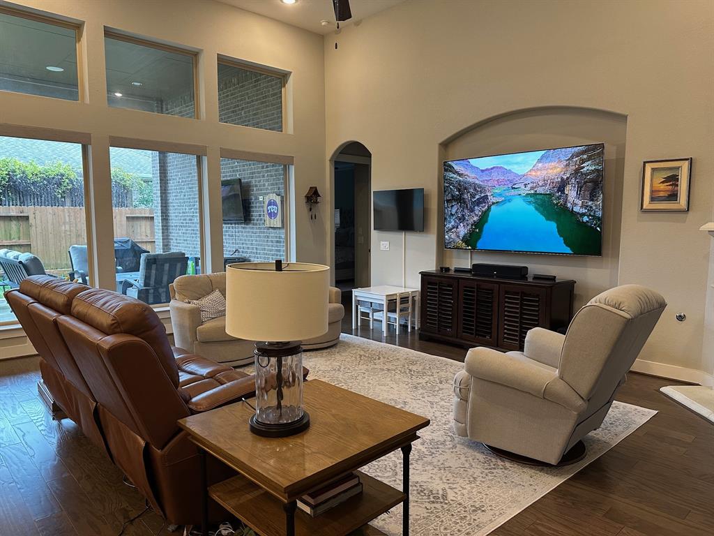 property-search 3 11910 Peonia Lane