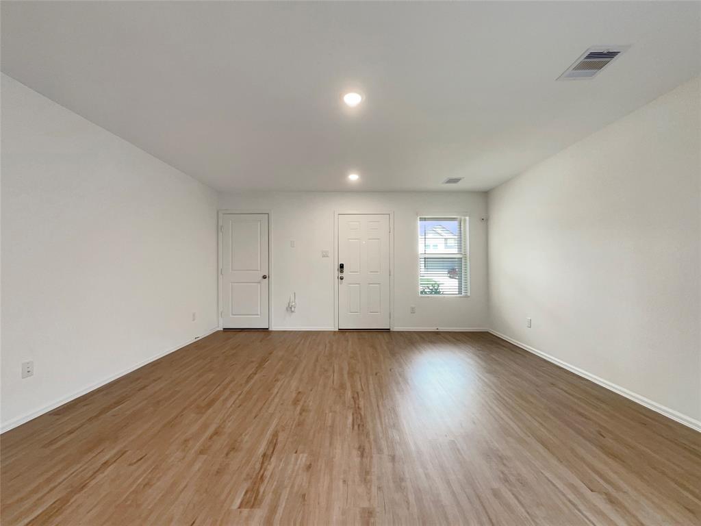 20011 Epirus Shores Drive, Hockley, Texas image 3