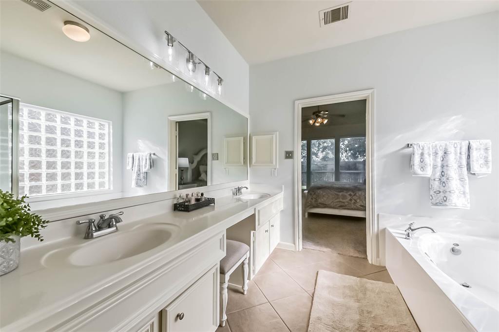 7102 Turtle Manor Drive, Humble, Texas image 16