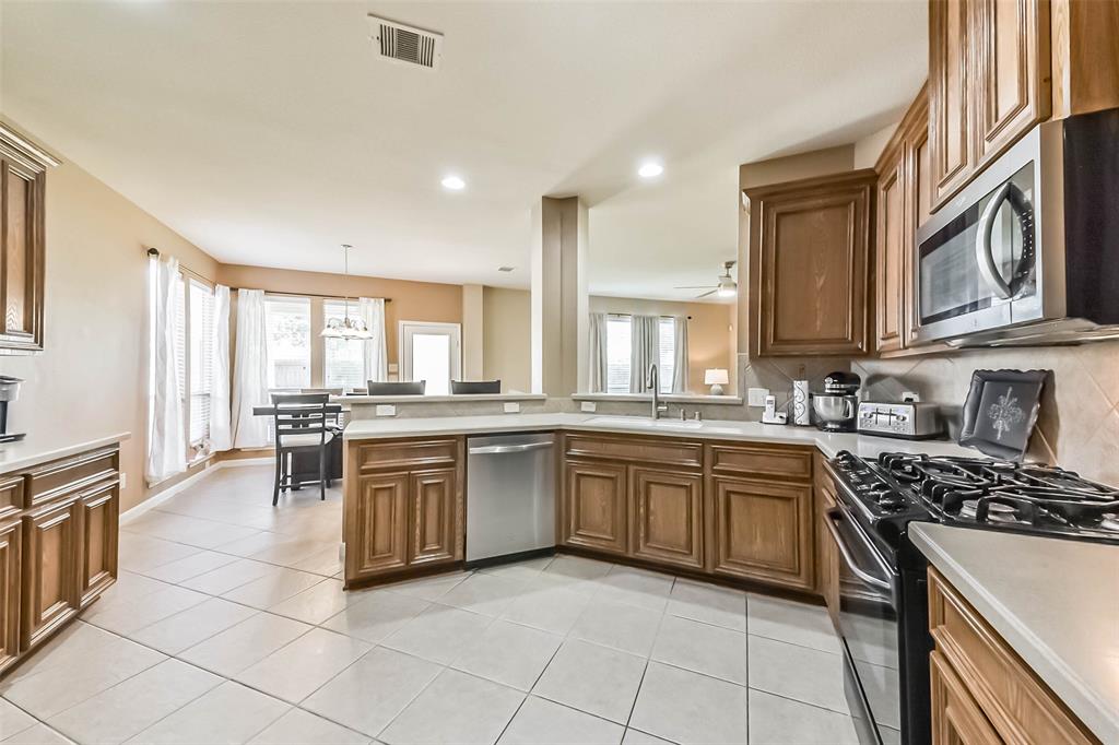 7102 Turtle Manor Drive, Humble, Texas image 12