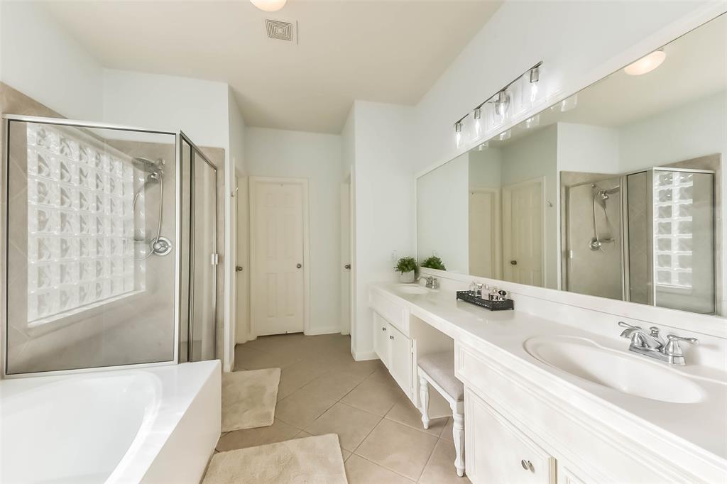7102 Turtle Manor Drive, Humble, Texas image 17