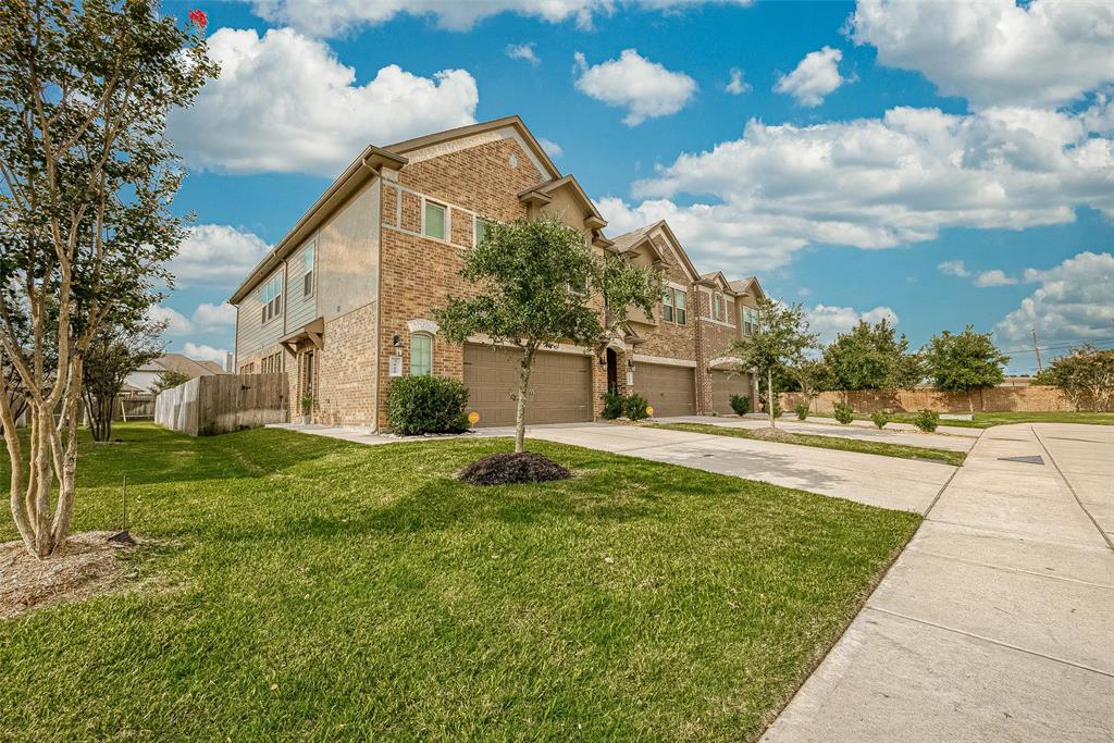 3805 Lancer Circle, Pearland, Texas image 40