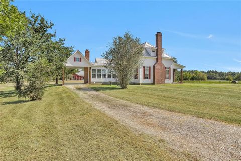 A home in Groveton