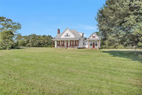 A home in Groveton