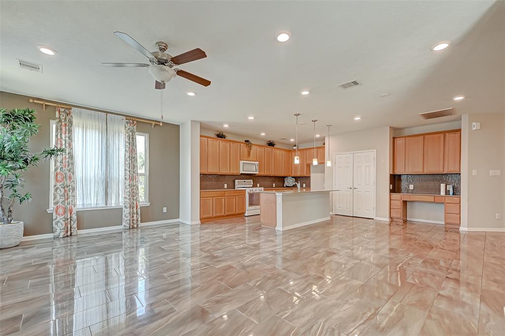 8707 Cimarron Falls Court, Magnolia, Texas image 11