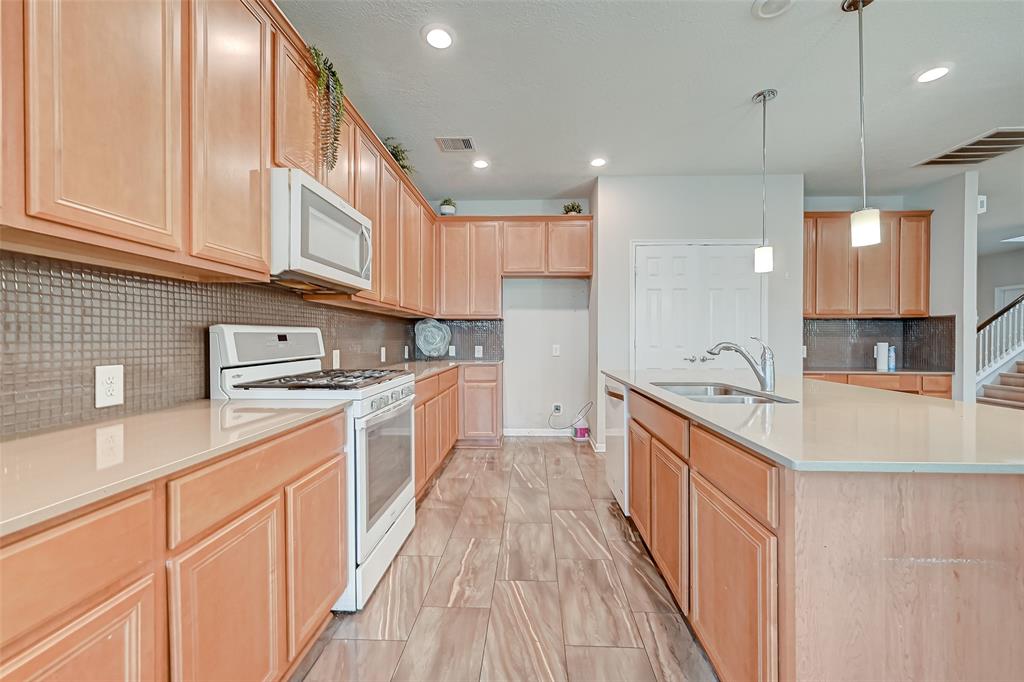8707 Cimarron Falls Court, Magnolia, Texas image 12