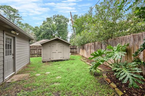 Single Family Residence in Houston TX 14702 Cedar Point Drive 32.jpg