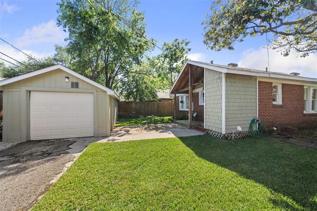 1139 Le Green Street, Houston, Texas image 32