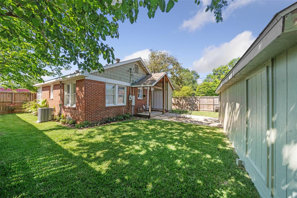 1139 Le Green Street, Houston, Texas image 31