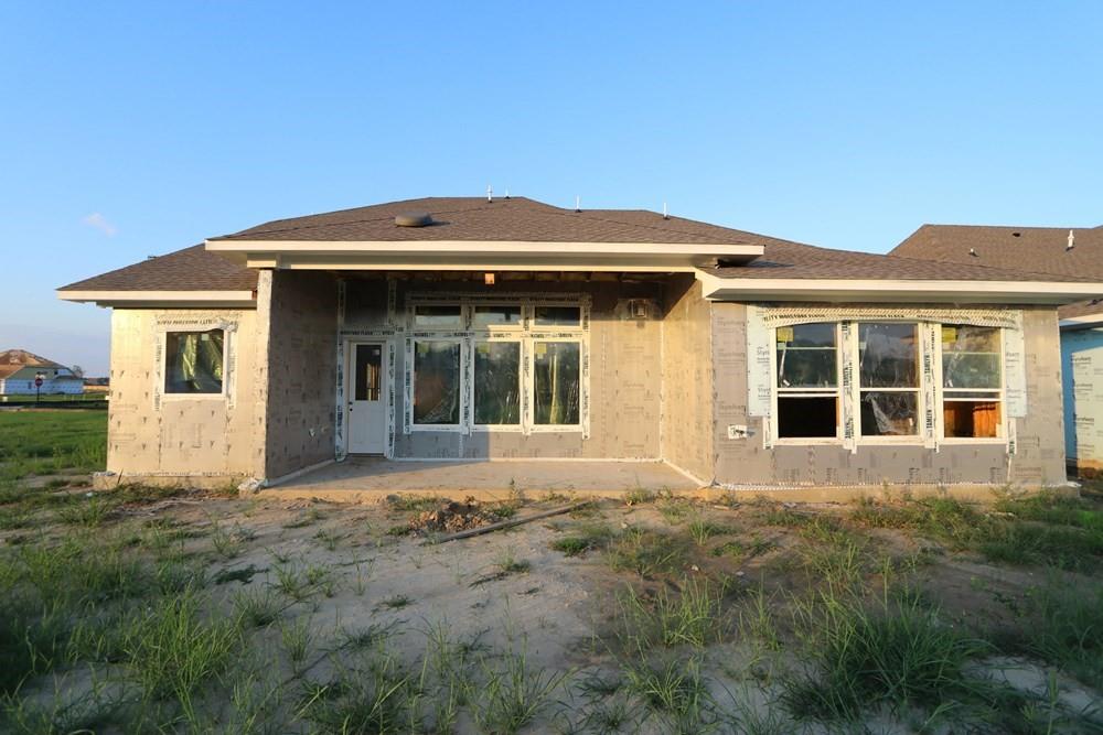 12239 Sweet Gum Drive, Mont Belvieu, Texas image 3