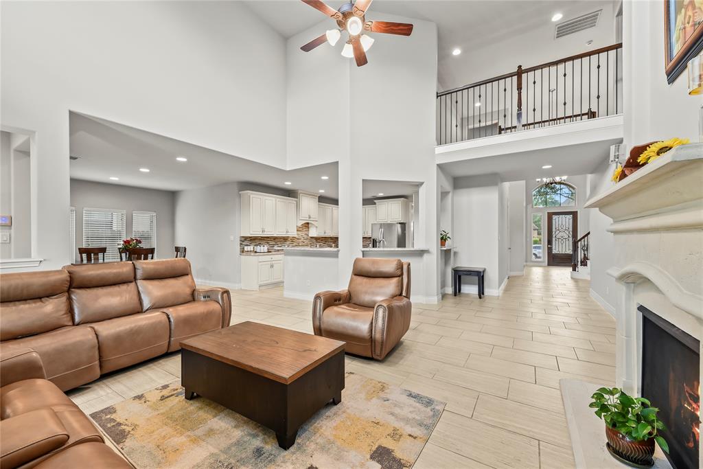 6 Volerran Path Lane, Missouri City, Texas image 9
