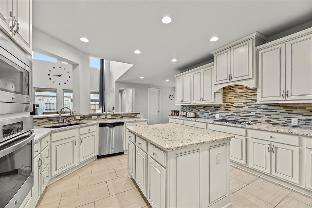 6 Volerran Path Lane, Missouri City, Texas image 11
