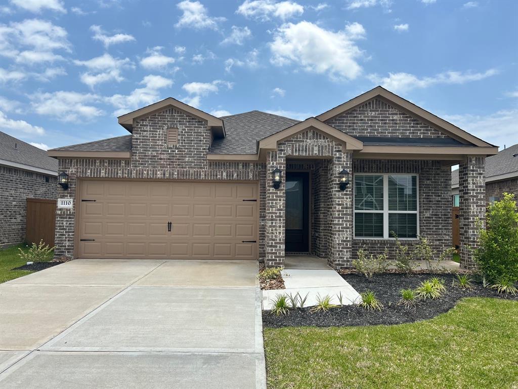 1110 Whispering Winds Drive, Beasley, Texas image 1