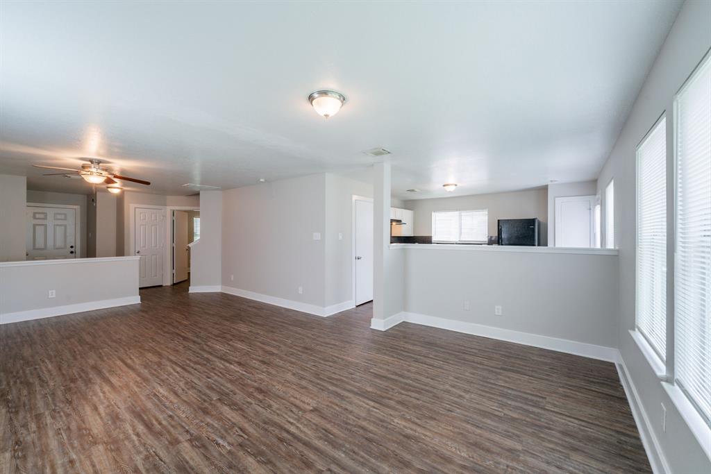 447 Vane Way, Crosby, Texas image 3