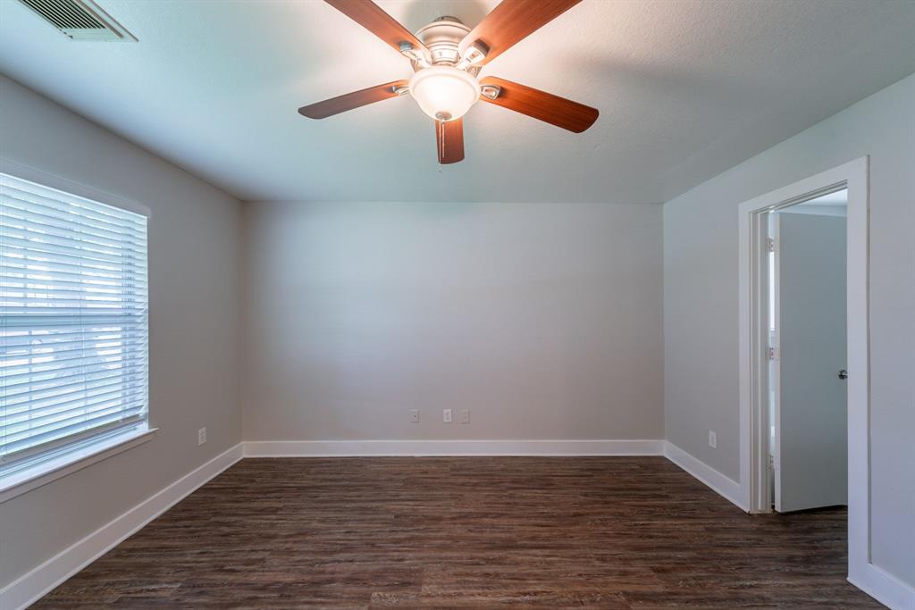 447 Vane Way, Crosby, Texas image 11